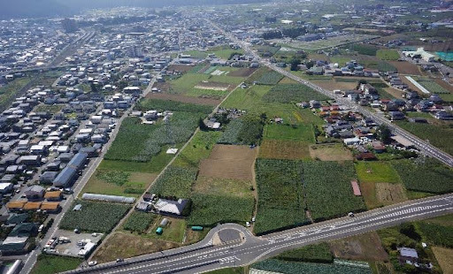 塩尻市塩尻駅北土地区画整理組合より感謝状、記念品を頂きました。